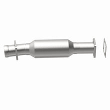 Load image into Gallery viewer, MagnaFlow Exhaust Products 3391425 California CARB Direct-Fit Catalytic Converter for Select International Scout II