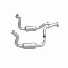 Load image into Gallery viewer, MagnaFlow Exhaust Products 5551760 California CARB Direct-Fit Catalytic Converter for Select Ford F-250 Super Duty, Ford F-350 Super Duty