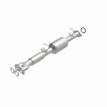 Load image into Gallery viewer, MagnaFlow Exhaust Products 3391896 California CARB Direct-Fit Catalytic Converter for Select Toyota Previa