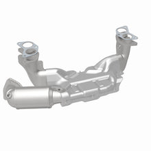 Load image into Gallery viewer, MagnaFlow Exhaust Products 5531587 California CARB Manifold Catalytic Converter for Select Subaru Forester, Subaru Impreza, Subaru Legacy, Subaru Outback, Subaru XV Crosstrek