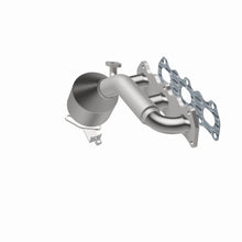 Load image into Gallery viewer, MagnaFlow Exhaust Products 452282 California CARB Manifold Catalytic Converter for Select Chevrolet Tracker, Suzuki Grand Vitara, Suzuki Vitara