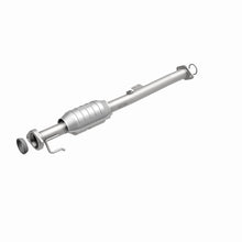 Load image into Gallery viewer, MagnaFlow Exhaust Products 441020 California CARB Direct-Fit Catalytic Converter for Select Chevrolet Tracker, Suzuki Vitara