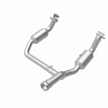 Load image into Gallery viewer, MagnaFlow Exhaust Products 280211 OEM Grade Direct-Fit Catalytic Converter for Select Cadillac Escalade, Cadillac Escalade ESV, Chevrolet Silverado 1500, Chevrolet Silverado LTD, Chevrolet Suburban, Chevrolet Tahoe, GMC Sierra 1500, GMC Sierra Limited,
