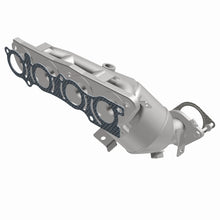 Load image into Gallery viewer, MagnaFlow Exhaust Products 290031 OEM Grade Manifold Catalytic Converter for Select Nissan Kicks, Nissan Versa