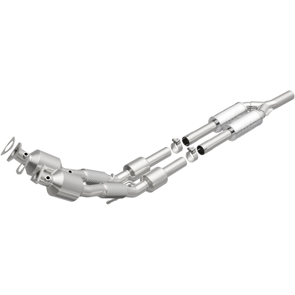 MagnaFlow Exhaust Products 52938 OEM Grade Direct-Fit Catalytic Converter for Select Volkswagen Passat