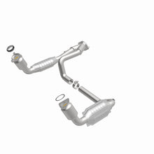 Load image into Gallery viewer, MagnaFlow Exhaust Products 447284 California CARB Direct-Fit Catalytic Converter for Select Chevrolet Silverado 1500, Chevrolet Tahoe, GMC Sierra 1500, GMC Yukon