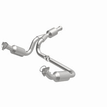 Load image into Gallery viewer, MagnaFlow Exhaust Products 5582578 California CARB Direct-Fit Catalytic Converter for Select Chevrolet Avalanche, Chevrolet Silverado 1500, Chevrolet Suburban 1500, Chevrolet Tahoe, GMC Sierra 1500, GMC Yukon, GMC Yukon XL