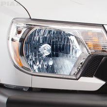 Load image into Gallery viewer, PIAA 13-10196 9006/HB4 Xtreme White Hybrid Replacement Bulb for Select Acura MDX, Acura NSX, Acura TL, Chrysler Crossfire, Chrysler PT Cruiser, Chrysler Sebring, Dodge Durango, Dodge Journey, Dodge Ram 1500, Dodge Ram 2500, Dodge Ram 3500, GMC Savana