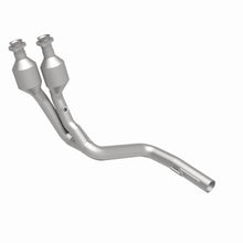 Load image into Gallery viewer, MagnaFlow Exhaust Products 24997 HM Grade Direct-Fit Catalytic Converter for Select Jeep Cherokee