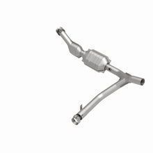 Load image into Gallery viewer, MagnaFlow Exhaust Products 447126 California CARB Direct-Fit Catalytic Converter for Select Ford Expedition, Ford F-150, Lincoln Navigator