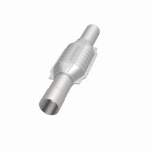 Load image into Gallery viewer, MagnaFlow Exhaust Products 93488 Standard Grade Direct-Fit Catalytic Converter for Select Chevrolet Blazer, Chevrolet C1500 Suburban, Chevrolet C2500 Suburban, Chevrolet K1500 Suburban, Chevrolet K2500 Suburban, GMC C1500 Suburban, GMC C2500 Suburban,