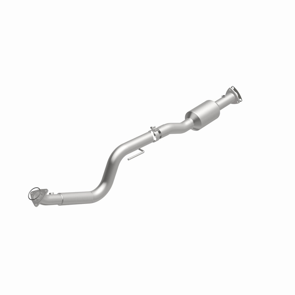 MagnaFlow Exhaust Products 280428 OEM Grade Direct-Fit Catalytic Converter for Select Chevrolet Express 4500, GMC Savana