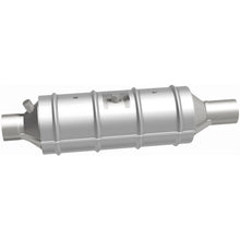 Load image into Gallery viewer, MagnaFlow Exhaust Products 55300 Standard Grade Universal Catalytic Converter for Select Ford E-350 Econoline, Ford E-350 Econoline Club Wagon, Ford E-350 Super Duty, Ford E-450 Super Duty, Ford F-250, Ford F-250 Super Duty, Ford F-350 Super Duty, Ford