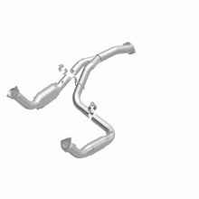 Load image into Gallery viewer, MagnaFlow Exhaust Products 21-252 OEM Grade Direct-Fit Catalytic Converter for Select Chevrolet Silverado HD, Chevrolet Silverado HD, GMC Sierra HD, GMC Sierra HD