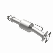 Load image into Gallery viewer, MagnaFlow Exhaust Products 5592579 California CARB Direct-Fit Catalytic Converter for Select Buick Enclave, Chevrolet Traverse, GMC Acadia, Saturn Outlook