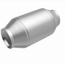 Load image into Gallery viewer, MagnaFlow Exhaust Products 333506 California CARB Universal Catalytic Converter for Select Dodge D100, Dodge D150, Isuzu Pickup, Isuzu Rodeo
