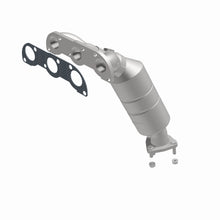 Load image into Gallery viewer, MagnaFlow Exhaust Products 452912 California CARB Manifold Catalytic Converter for Select Suzuki Verona