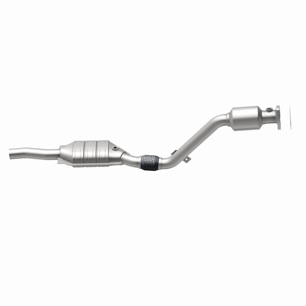 MagnaFlow Exhaust Products 51589 OEM Grade Direct-Fit Catalytic Converter for Select Audi A6, Audi A6 Quattro, Volkswagen Passat