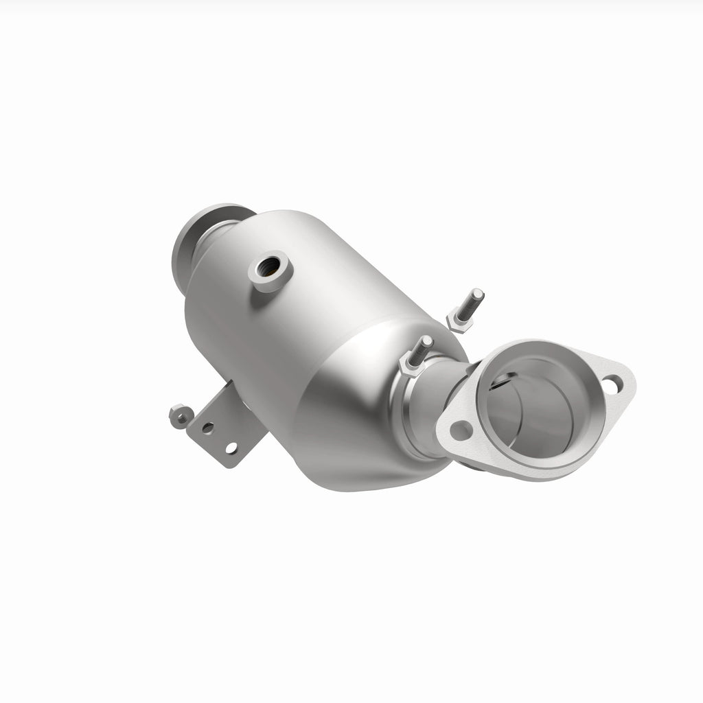 MagnaFlow Exhaust Products 21-681 OEM Grade Direct-Fit Catalytic Converter for Select Mercedes-Benz C400, Mercedes-Benz C43 AMG, Mercedes-Benz C450 AMG, Mercedes-Benz E43 AMG, Mercedes-Benz E450, Mercedes-Benz GLC43 AMG