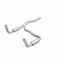 Load image into Gallery viewer, MagnaFlow Exhaust Products 5451187 California CARB Direct-Fit Catalytic Converter for Select Dodge Nitro, Jeep Liberty