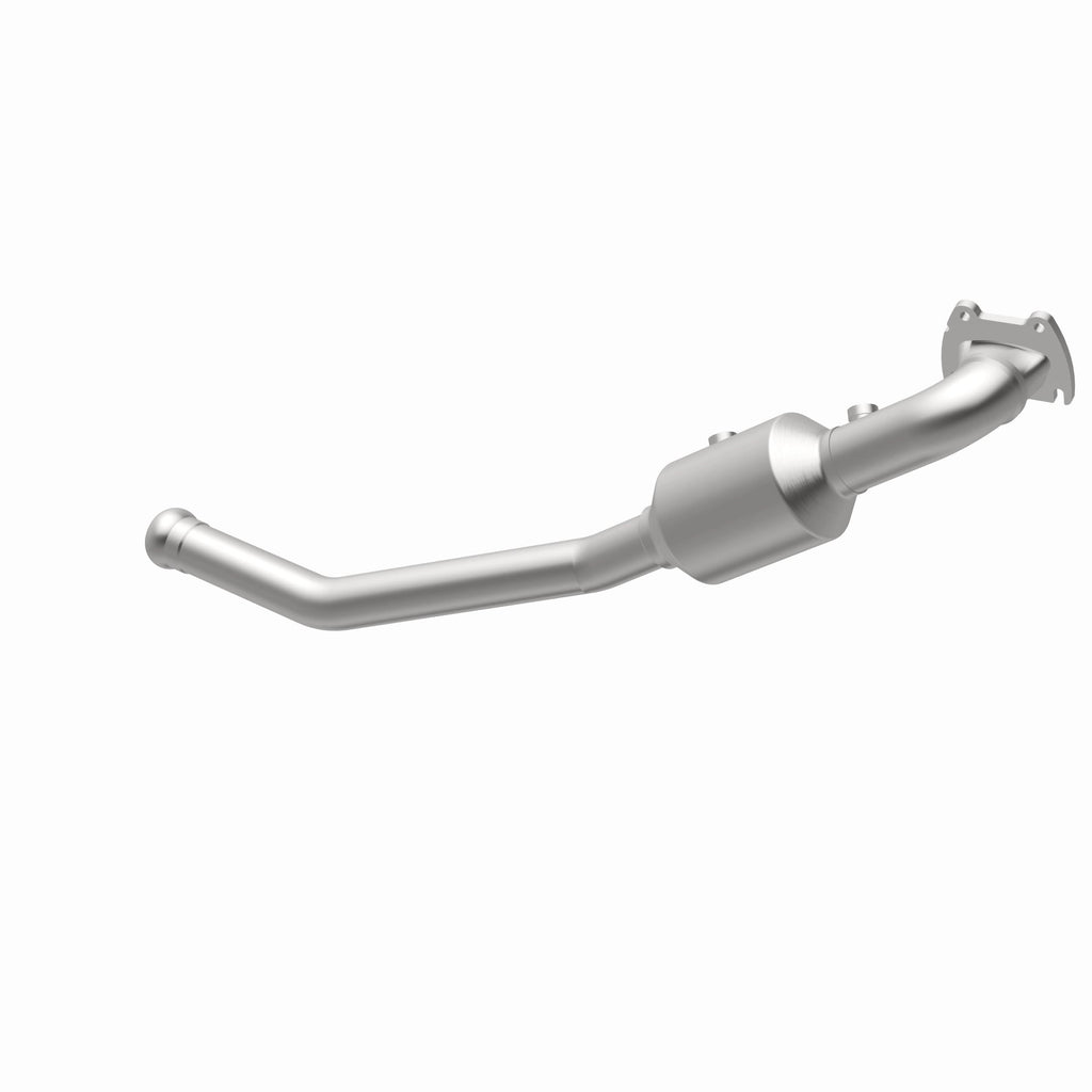 MagnaFlow Exhaust Products 21-251 OEM Grade Direct-Fit Catalytic Converter for Select Dodge Durango, Jeep Grand Cherokee