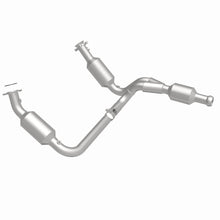 Load image into Gallery viewer, MagnaFlow Exhaust Products 5582578 California CARB Direct-Fit Catalytic Converter for Select Chevrolet Avalanche, Chevrolet Silverado 1500, Chevrolet Suburban 1500, Chevrolet Tahoe, GMC Sierra 1500, GMC Yukon, GMC Yukon XL