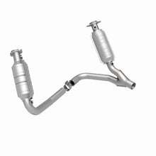 Load image into Gallery viewer, MagnaFlow Exhaust Products 4451627 California CARB Direct-Fit Catalytic Converter for Select Mitsubishi Raider