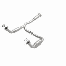 Load image into Gallery viewer, MagnaFlow Exhaust Products 49886 OEM Grade Direct-Fit Catalytic Converter for Select Buick Rainier, Chevrolet Trailblazer EXT, GMC Envoy XL, GMC Envoy XUV, Isuzu Ascender
