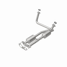Load image into Gallery viewer, MagnaFlow Exhaust Products 4451453 California CARB Direct-Fit Catalytic Converter for Select Cadillac Escalade, Chevrolet C1500, Chevrolet C1500 Suburban, Chevrolet C2500, Chevrolet C2500 Suburban, Chevrolet C3500, Chevrolet K1500, Chevrolet K1500