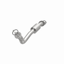 Load image into Gallery viewer, MagnaFlow Exhaust Products 5571541 California CARB Direct-Fit Catalytic Converter for Select Toyota RAV4
