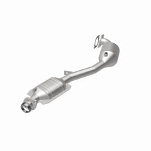 Load image into Gallery viewer, MagnaFlow Exhaust Products 5481622 California CARB Direct-Fit Catalytic Converter for Select Subaru Outback
