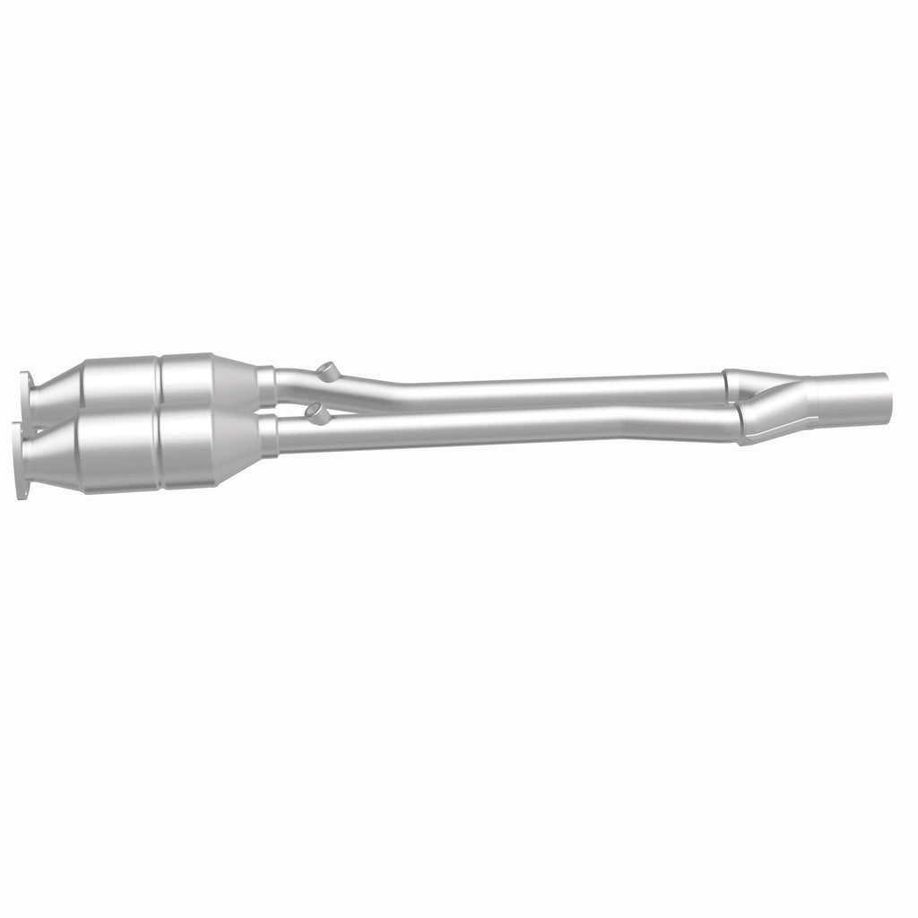 MagnaFlow Exhaust Products 49013 OEM Grade Direct-Fit Catalytic Converter for Select Audi TT Quattro, Volkswagen R32