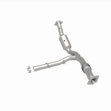 Load image into Gallery viewer, MagnaFlow Exhaust Products 280219 OEM Grade Direct-Fit Catalytic Converter for Select Ford Expedition, Lincoln Navigator