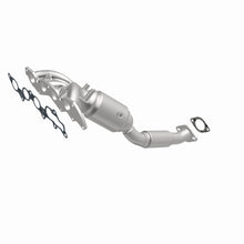 Load image into Gallery viewer, MagnaFlow Exhaust Products 5531052 California CARB Manifold Catalytic Converter for Select Ford Focus