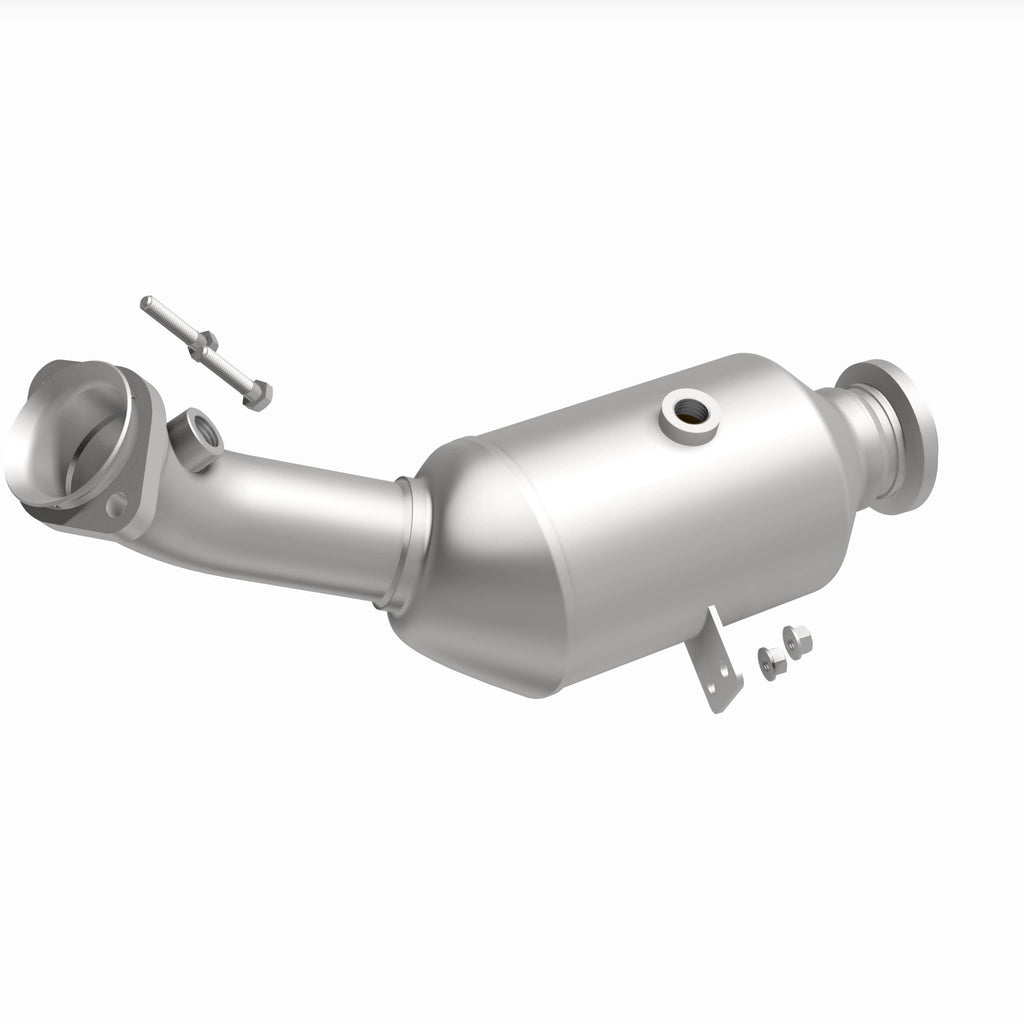 MagnaFlow Exhaust Products 21-682 OEM Grade Direct-Fit Catalytic Converter for Select Mercedes-Benz C400, Mercedes-Benz C43 AMG, Mercedes-Benz C450 AMG, Mercedes-Benz E43 AMG, Mercedes-Benz E450, Mercedes-Benz GLC43 AMG