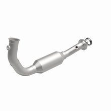 Load image into Gallery viewer, MagnaFlow Exhaust Products 5451583 California CARB Direct-Fit Catalytic Converter for Select Jeep Liberty