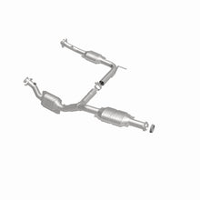 Load image into Gallery viewer, MagnaFlow Exhaust Products 458030 California CARB Direct-Fit Catalytic Converter for Select Ford Explorer, Mercury Mountaineer