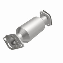 Load image into Gallery viewer, MagnaFlow Exhaust Products 5592863 California CARB Direct-Fit Catalytic Converter for Select Hyundai Santa Fe, Kia Sorento