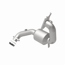 Load image into Gallery viewer, MagnaFlow Exhaust Products 551439 California CARB Direct-Fit Catalytic Converter for Select Nissan Juke