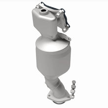 Load image into Gallery viewer, MagnaFlow Exhaust Products 6511898 California CARB Manifold Catalytic Converter for Select Acura MDX, Honda Accord, Honda Passport, Honda Pilot