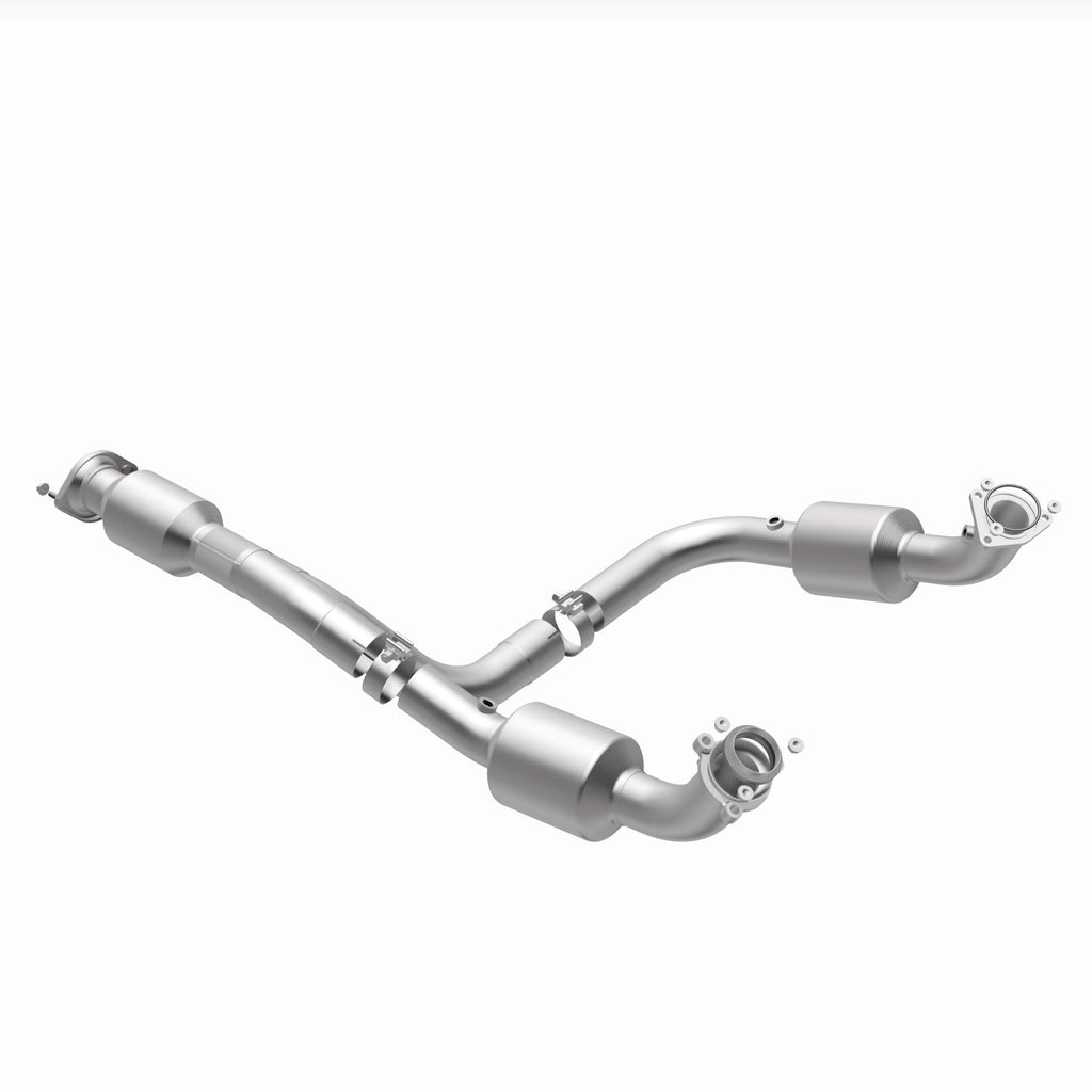 MagnaFlow Exhaust Products 280505 OEM Grade Direct-Fit Catalytic Converter for Select Chevrolet Express 3500, Chevrolet Express 4500, GMC Savana 3500, GMC Savana