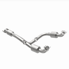 Load image into Gallery viewer, MagnaFlow Exhaust Products 280505 OEM Grade Direct-Fit Catalytic Converter for Select Chevrolet Express 3500, Chevrolet Express 4500, GMC Savana 3500, GMC Savana