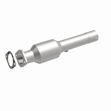 Load image into Gallery viewer, MagnaFlow Exhaust Products 21-989 OEM Grade Direct-Fit Catalytic Converter for Select Chevrolet Silverado 2500, Chevrolet Silverado HD, GMC Sierra 2500, GMC Sierra HD