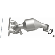 Load image into Gallery viewer, MagnaFlow Exhaust Products 5582822 California CARB Manifold Catalytic Converter for Select Toyota Sienna