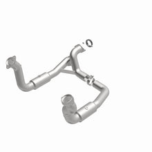 Load image into Gallery viewer, MagnaFlow Exhaust Products 5551297 California CARB Direct-Fit Catalytic Converter for Select Ford F-250 Super Duty, Ford F-350 Super Duty