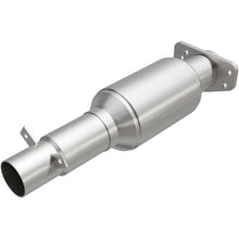 Load image into Gallery viewer, MagnaFlow Exhaust Products 3391486 California CARB Direct-Fit Catalytic Converter for Select Chevrolet S10, Chevrolet S10 Blazer, GMC Jimmy, GMC S15, GMC S15 Jimmy, GMC Sonoma, GMC Syclone, GMC Typhoon, Oldsmobile Bravada