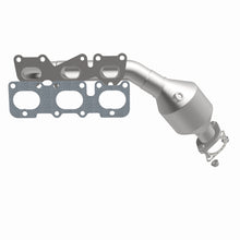 Load image into Gallery viewer, MagnaFlow Exhaust Products 51401 OEM Grade Manifold Catalytic Converter for Select Kia Borrego