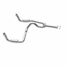 Load image into Gallery viewer, MagnaFlow Exhaust Products 23073 HM Grade Direct-Fit Catalytic Converter for Select Chevrolet Express 1500, Chevrolet Express 2500, Chevrolet Express 3500, GMC Savana 1500, GMC Savana 2500, GMC Savana