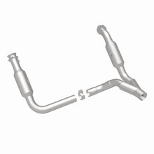 Load image into Gallery viewer, MagnaFlow Exhaust Products 5451664 California CARB Direct-Fit Catalytic Converter for Select Dodge Ram