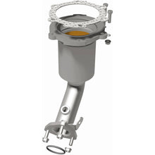 Load image into Gallery viewer, MagnaFlow Exhaust Products 5582275 California CARB Direct-Fit Catalytic Converter for Select Nissan Quest